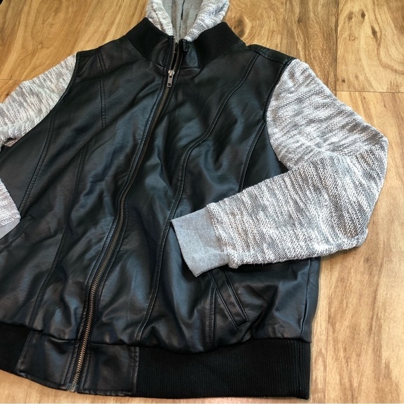 Torrid Womens 0 Black Grey Faux Leather Motorcycle Biker Full Zip Hoodie Jacket - Picture 3 of 10
